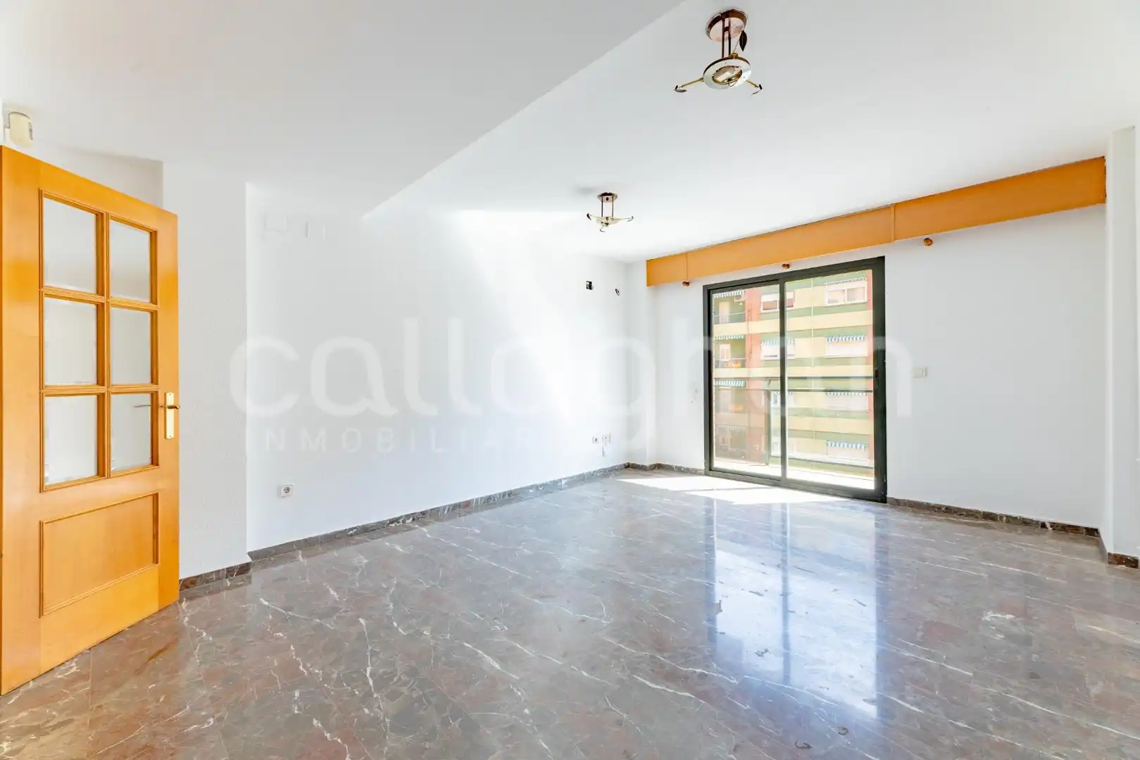 Living room of Flat for sale in  Valencia Capital  with Air Conditioner and Terrace