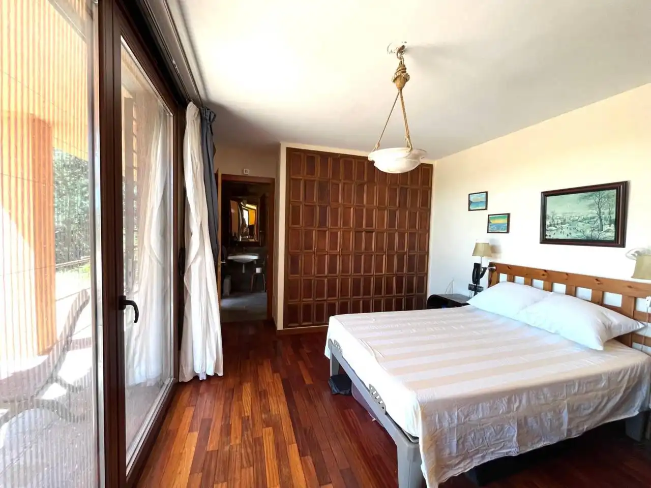 Schlafzimmer von Haus oder Chalet zum Verkauf in Bescanó mit Klimaanlage, Heizung und Privatgarten