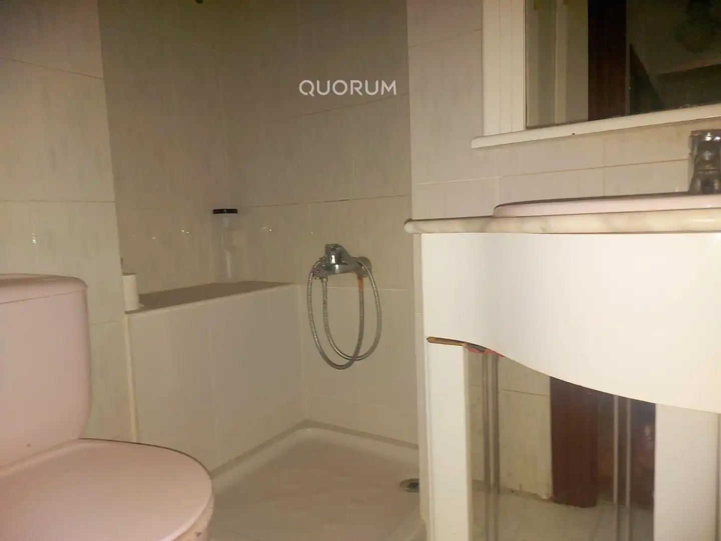 Bathroom of Flat for sale in Bilbao 