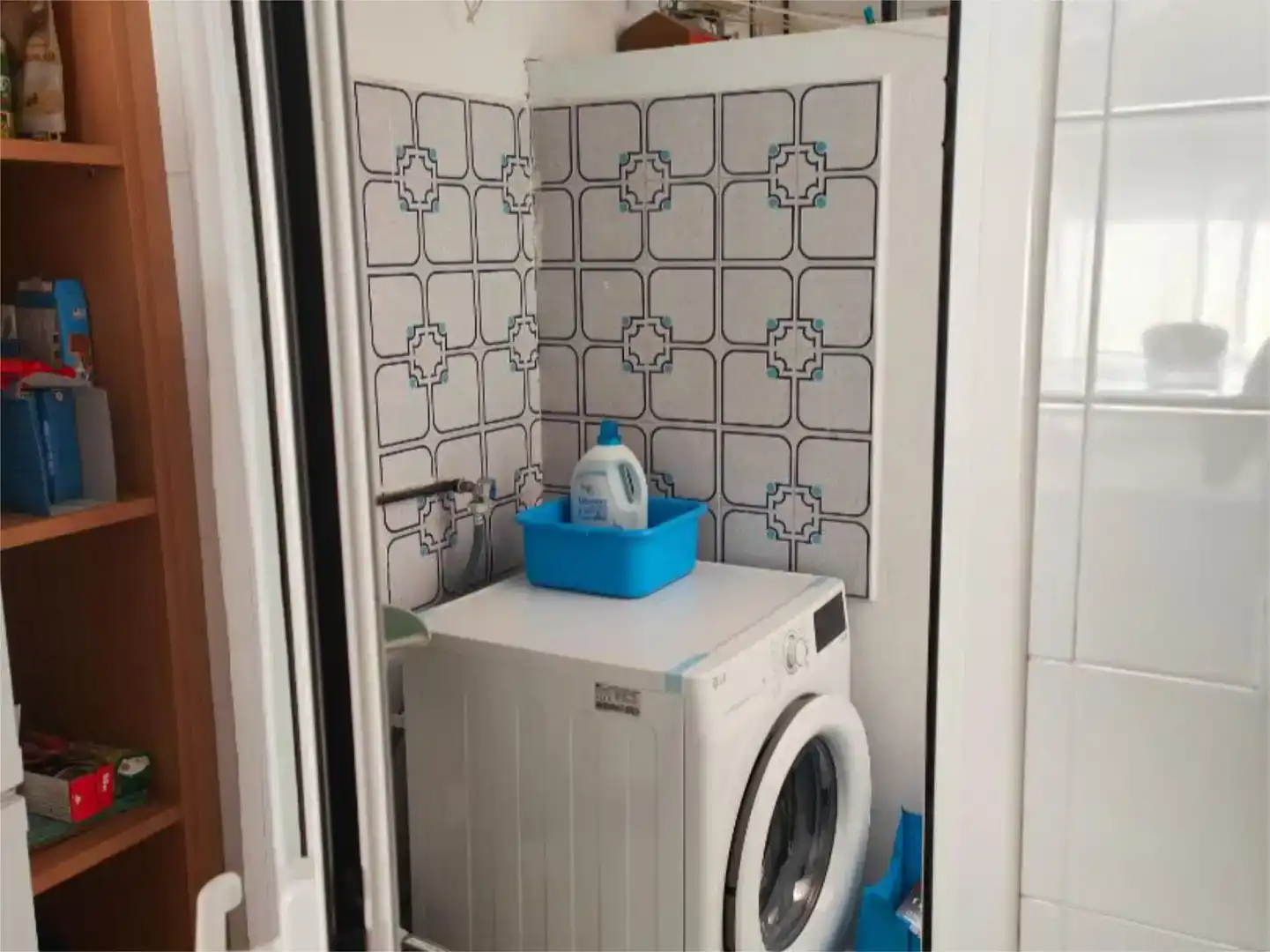 Bathroom of Flat for rent in Sitges  with Air Conditioner, Parquet flooring and Storage room