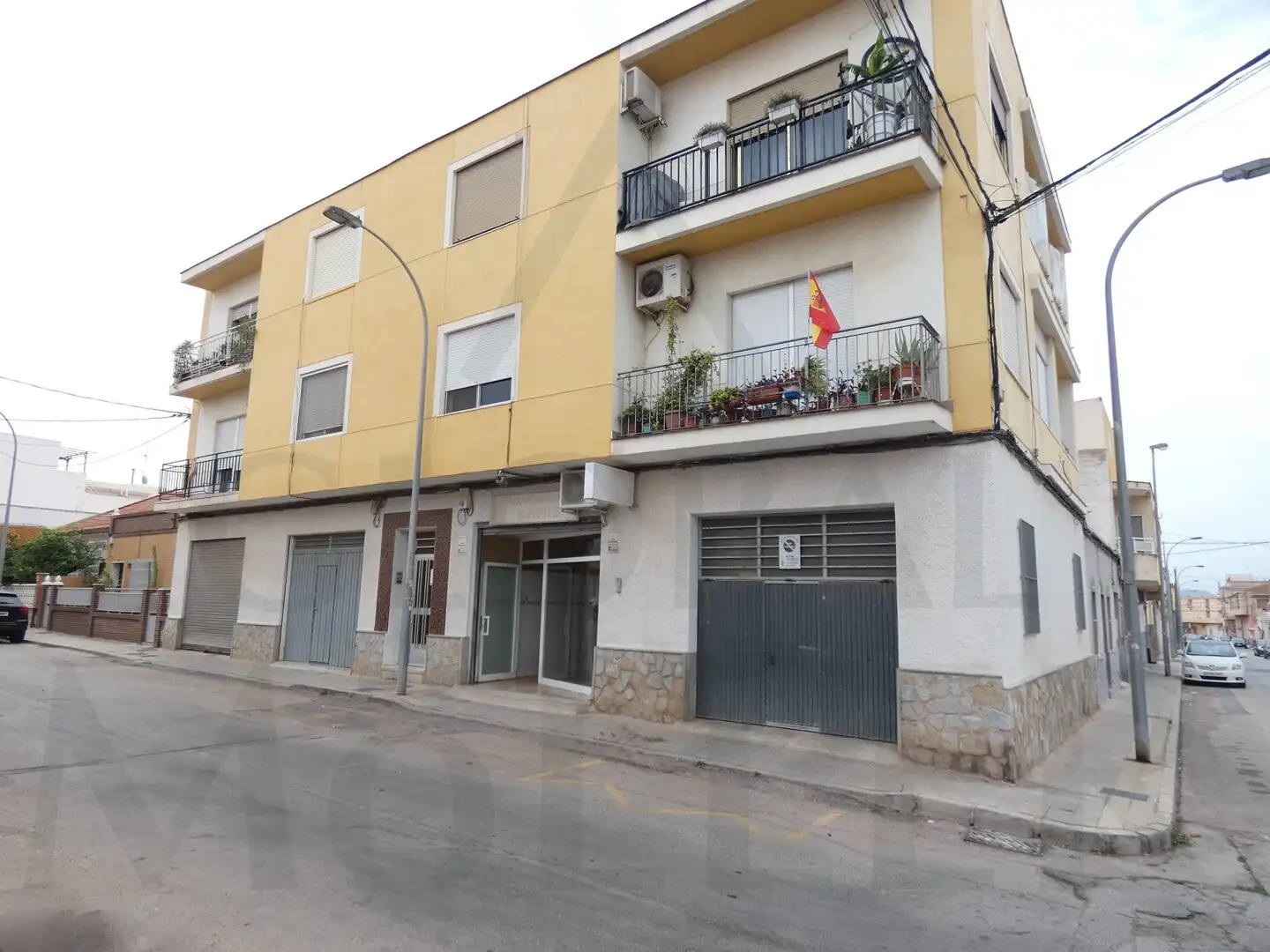 Local de lloguer a Calle Paz de Basilea, 35, Los Dolores