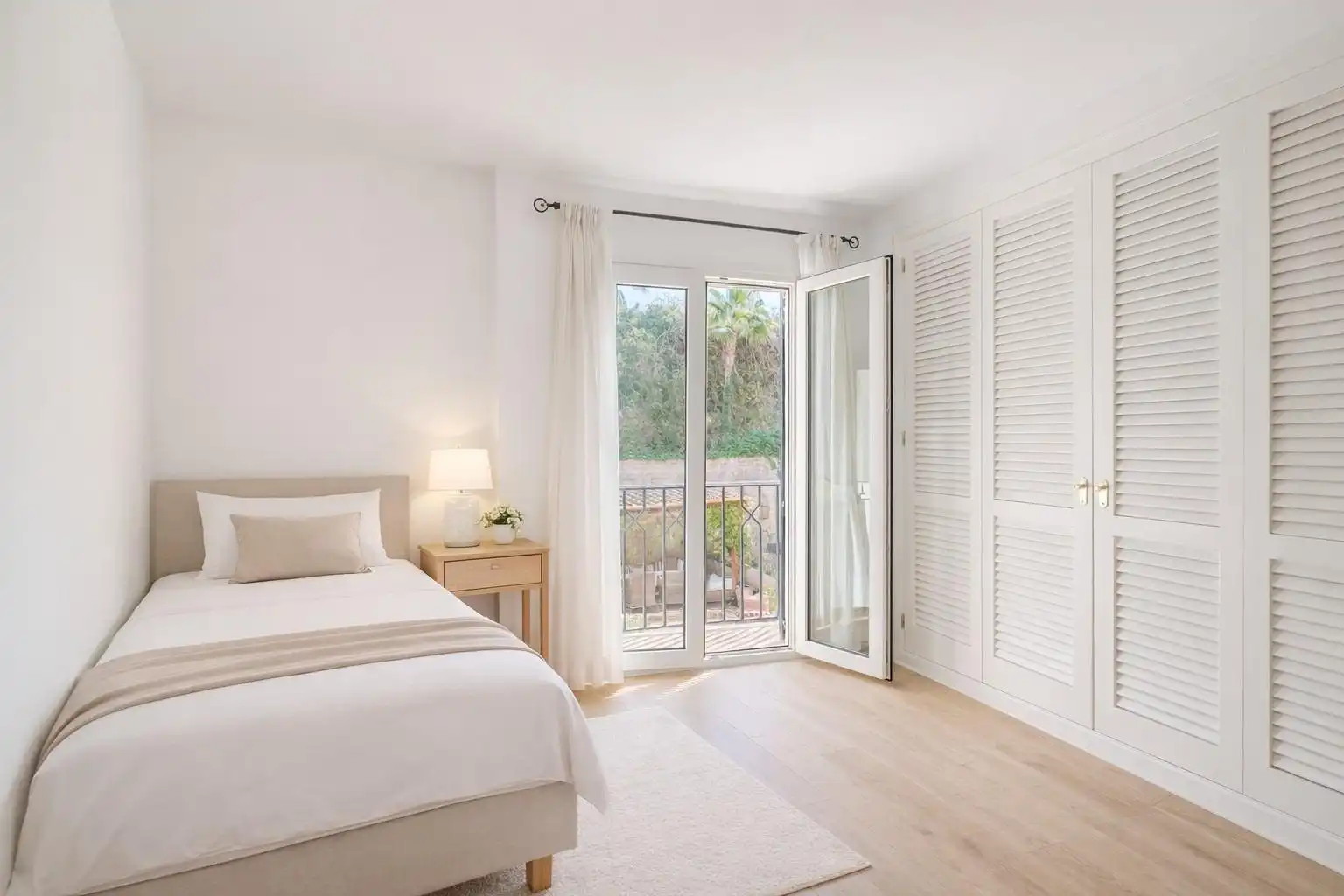 Schlafzimmer von Wohnungen zum Verkauf in Calvià mit Klimaanlage, Heizung und Privatgarten