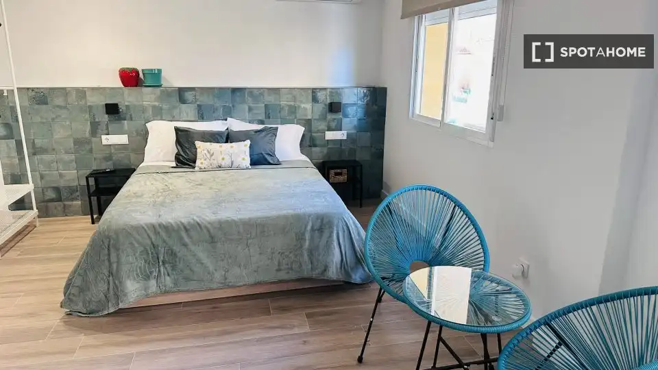 Bedroom of Study for share in El Campello  with Air Conditioner, Terrace and Furnished