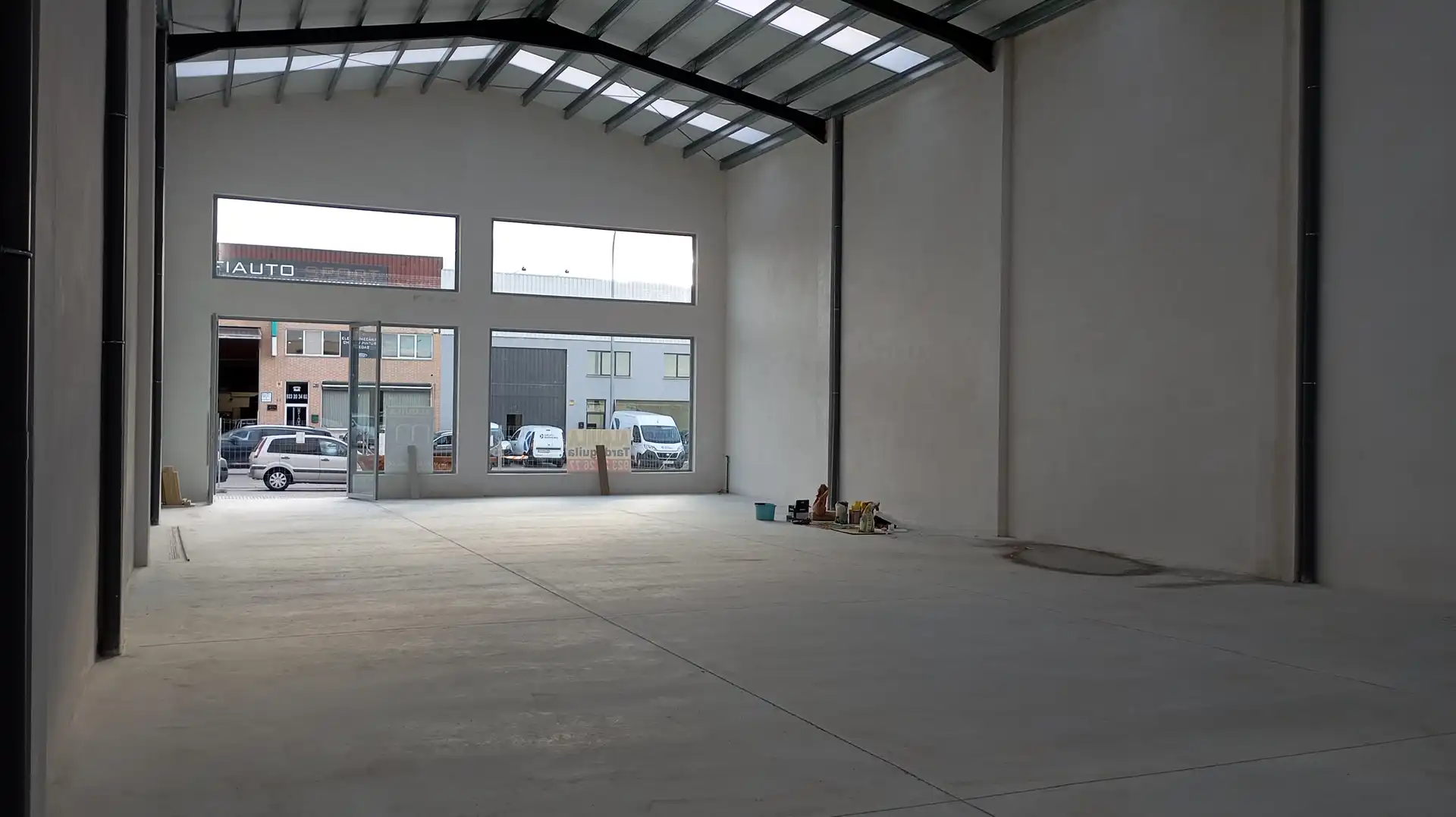 Fabrikhallen zur Miete in Avenida Fuentesaúco, 86, Villares de la Reina
