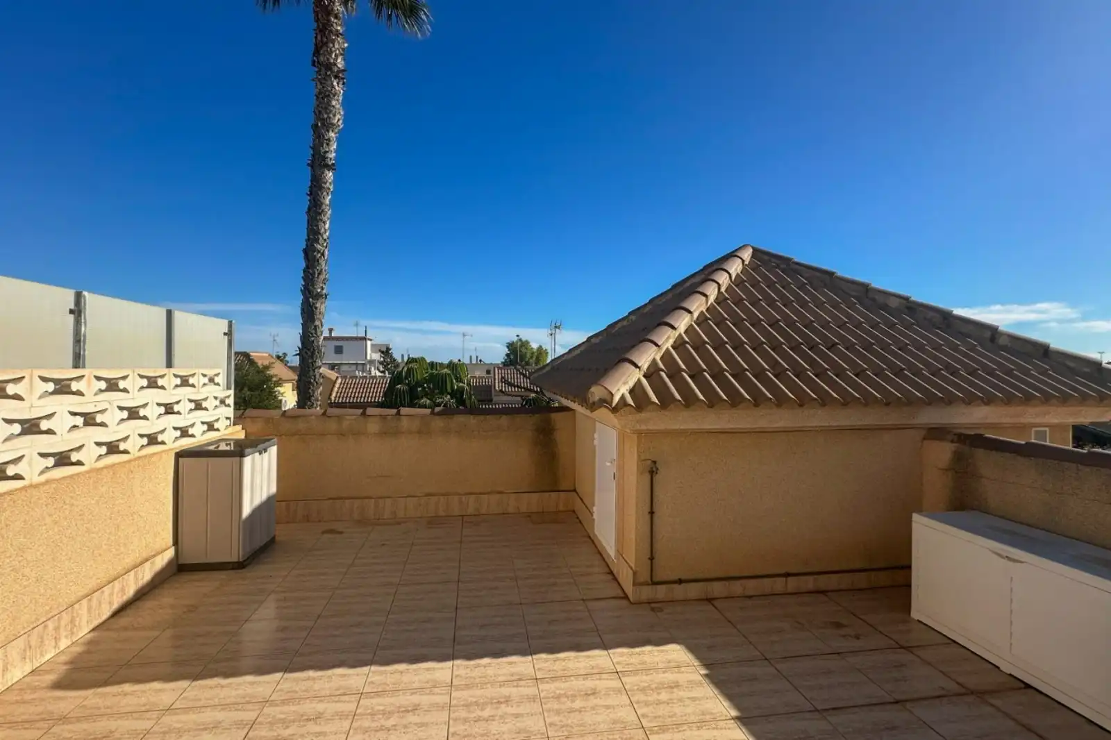 Terrasse von Maisonette zum Verkauf in Torrevieja mit Möbliert