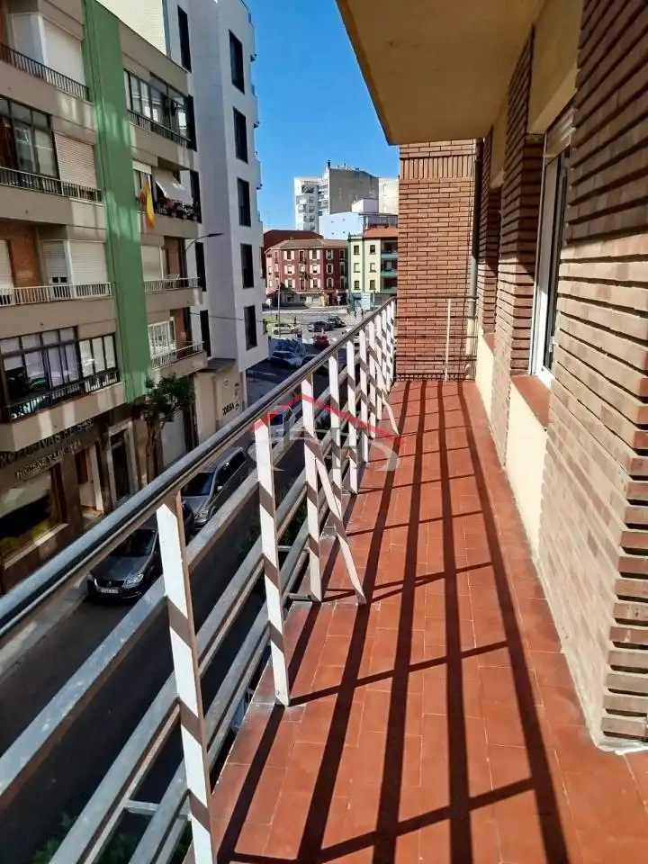 Terrassa de Pis en venda en León Capital  amb Calefacció i Terrassa