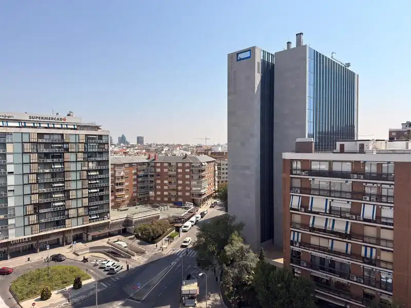 Vista exterior de Pis en venda en Madrid amb Aire condicionat, Calefacció i Terrassa
