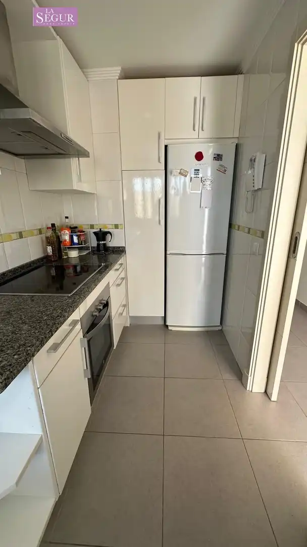 Cuina de Planta baixa en venda en Conil de la Frontera amb Aire condicionat, Terrassa i Traster