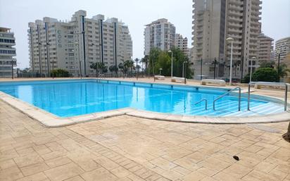 Schwimmbecken von Einfamilien-Reihenhaus zum verkauf in Cullera mit Terrasse und Balkon