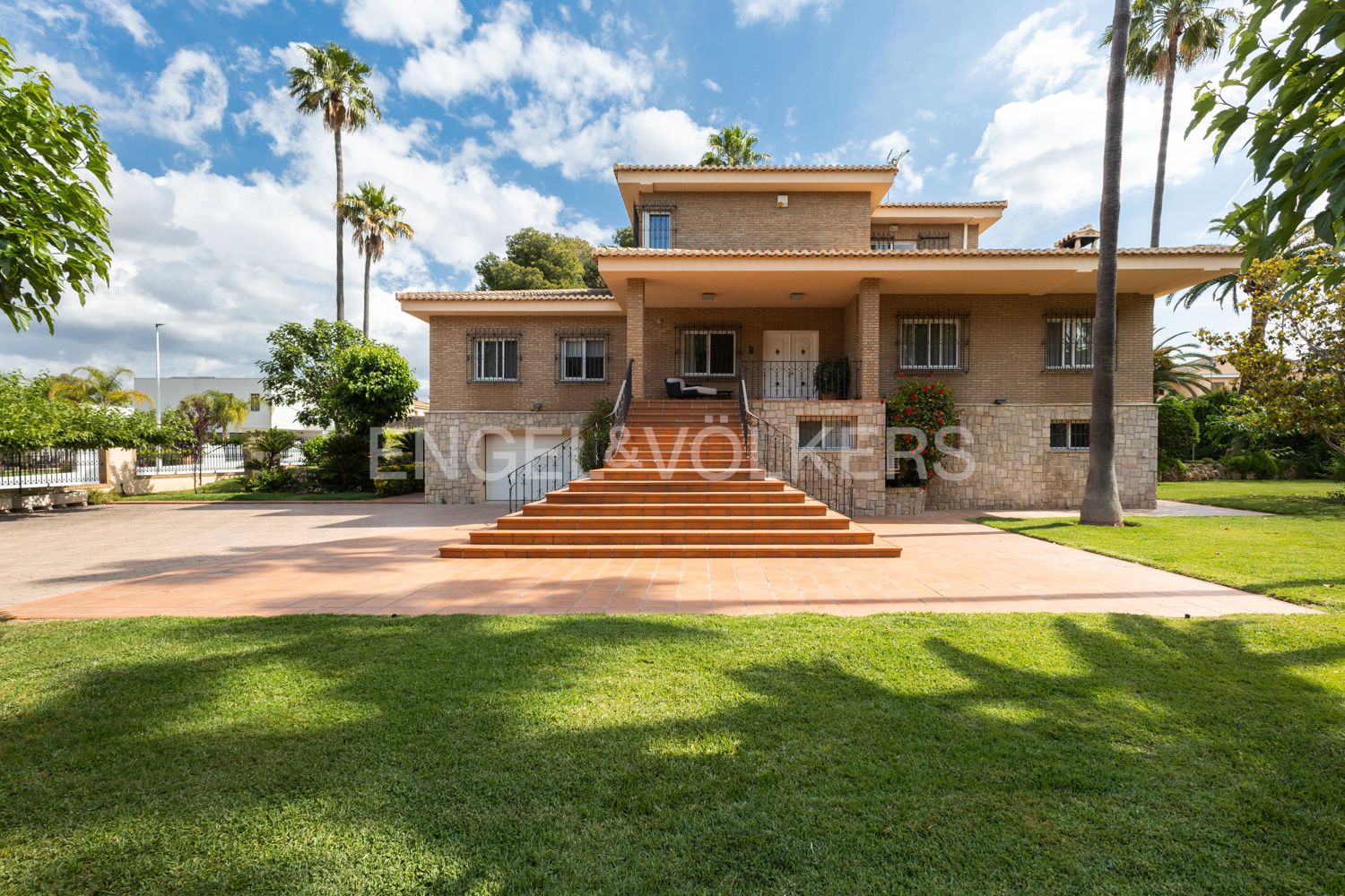Exterior view of House or chalet for sale in Riba-roja de Túria  with Air Conditioner, Heating and Private garden