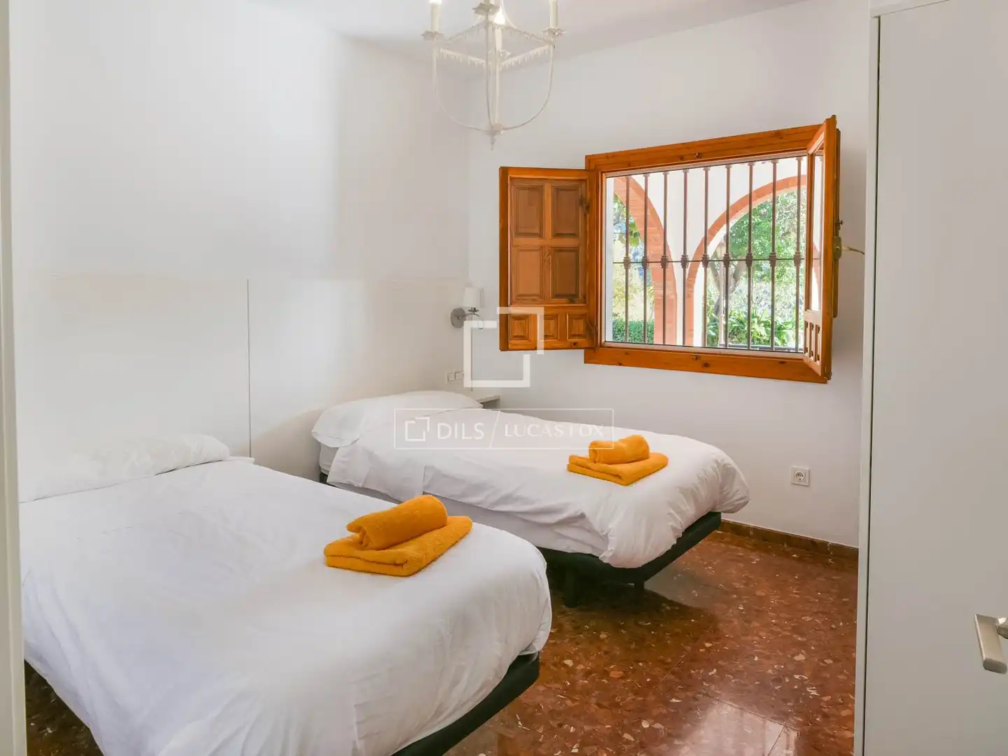 Dormitori de Casa o xalet en venda en Málaga amb Aire condicionat, Calefacció i Jardí privat