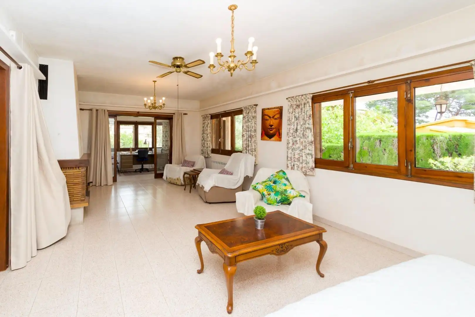 Sala d'estar de Casa o xalet en venda en Benicasim / Benicàssim amb Jardí privat, Terrassa i Traster