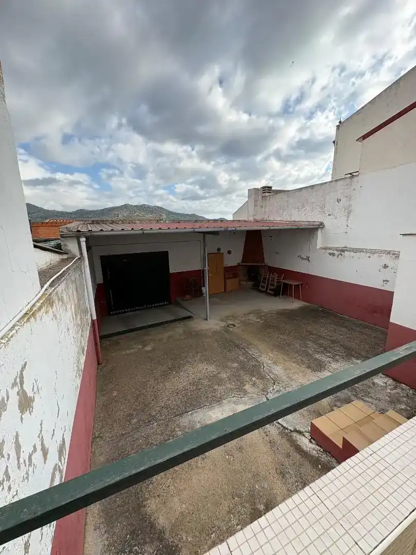Vista exterior de Planta baixa en venda en La Zarza (Badajoz)