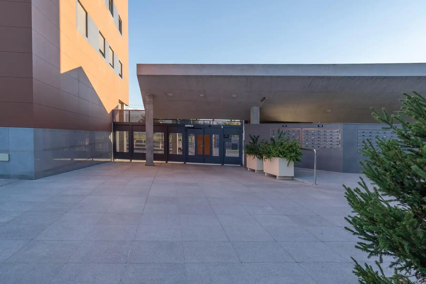 Vista exterior de Apartamento en venta en Zaidín