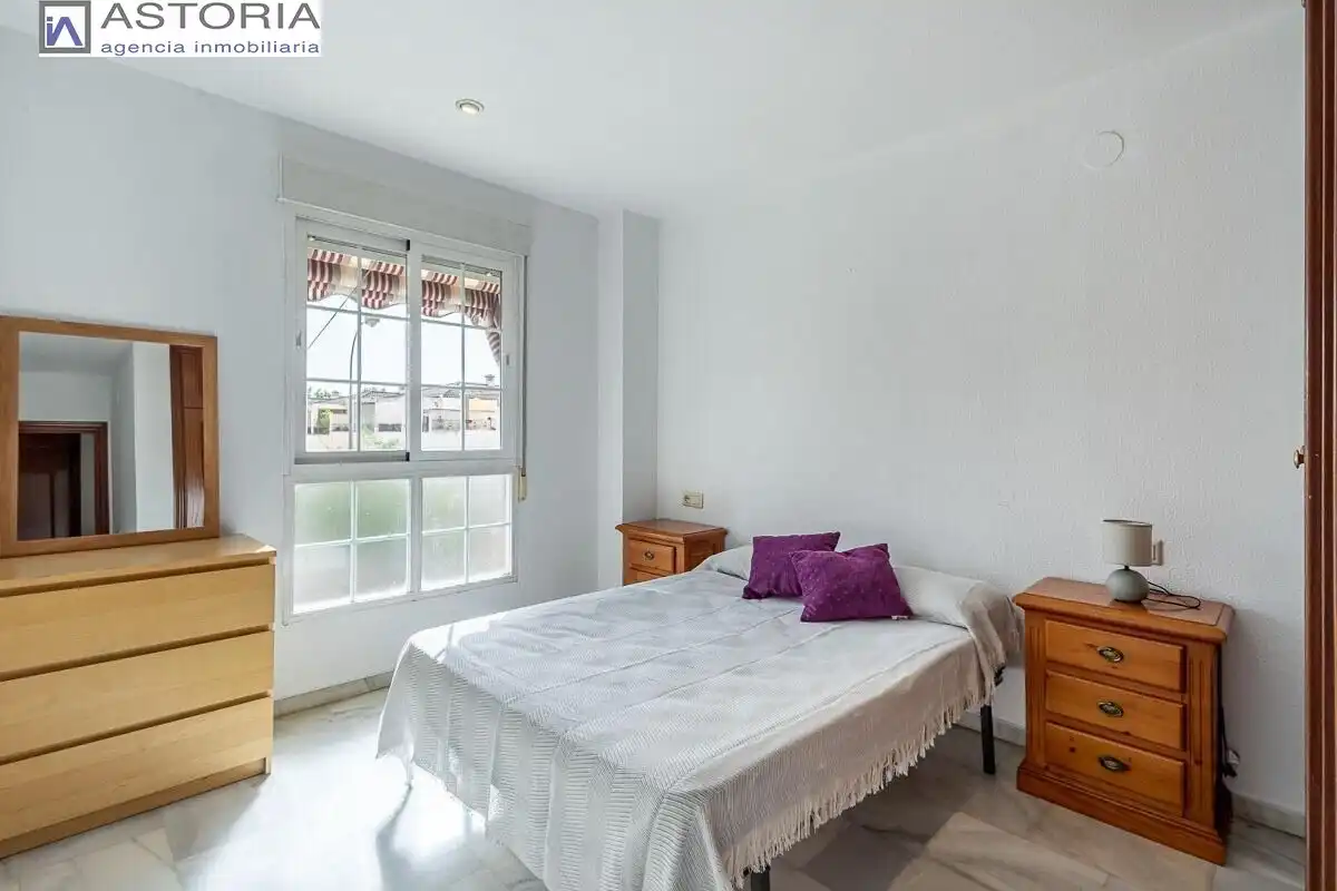 Bedroom of Flat for sale in Granada  with Balcony