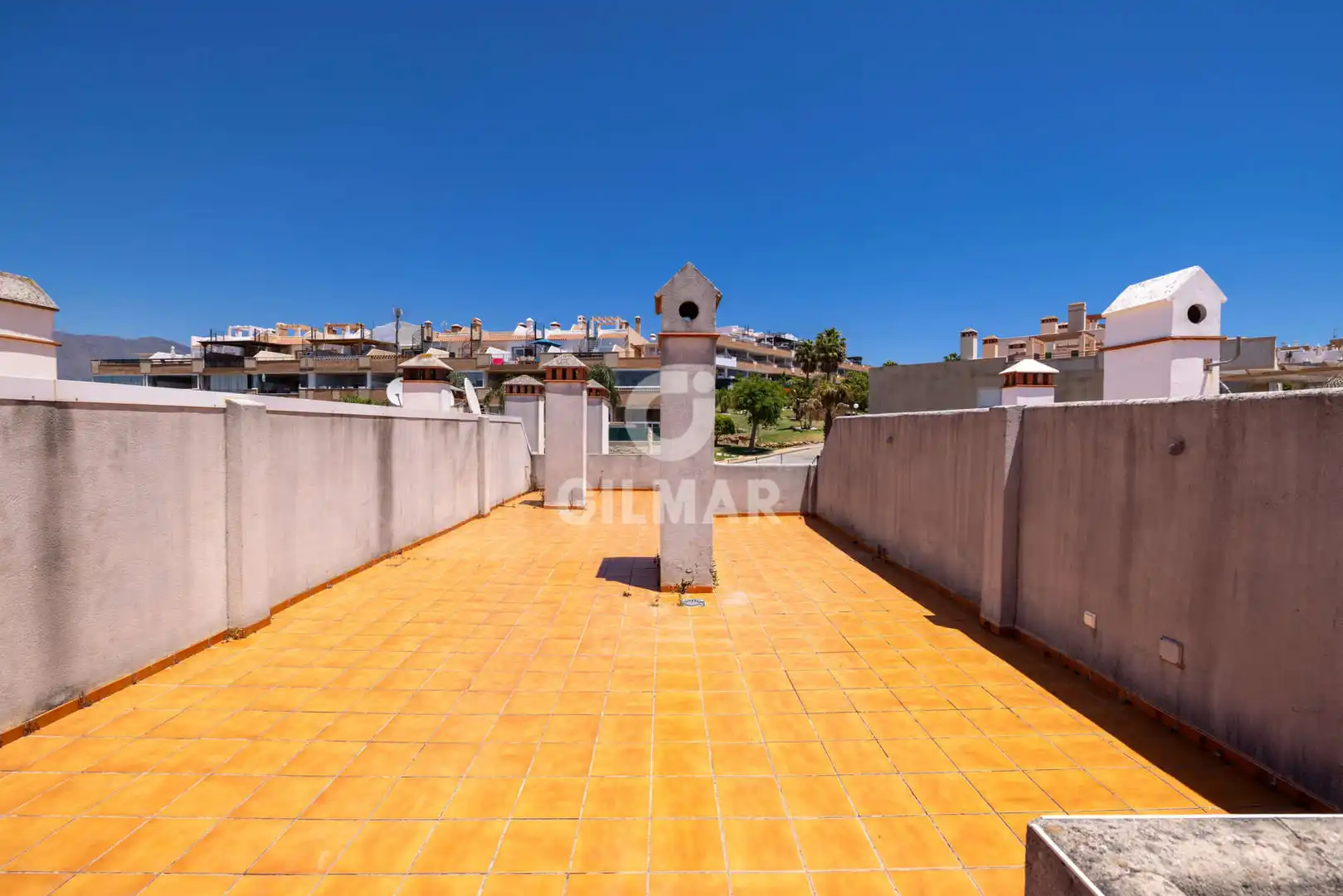 Terraza de Piso en venta en Casares con Jardín privado, Trastero y Piscina