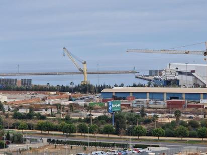 Außenansicht von Dachboden zum verkauf in Alicante / Alacant mit Terrasse und Balkon