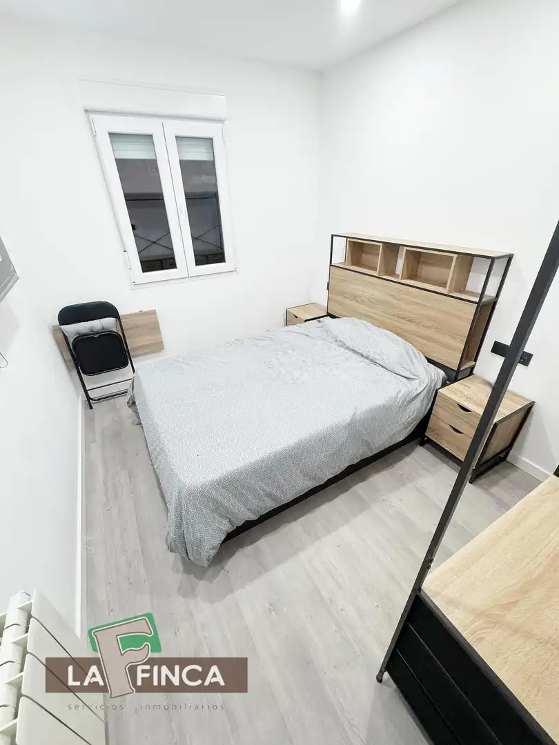 Habitación de Piso en venta en Gijón  con Calefacción, Trastero y Amueblado