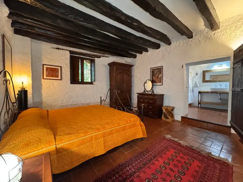 Habitación de Finca rústica en venta en Ullastret con Aire acondicionado, Calefacción y Jardín privado