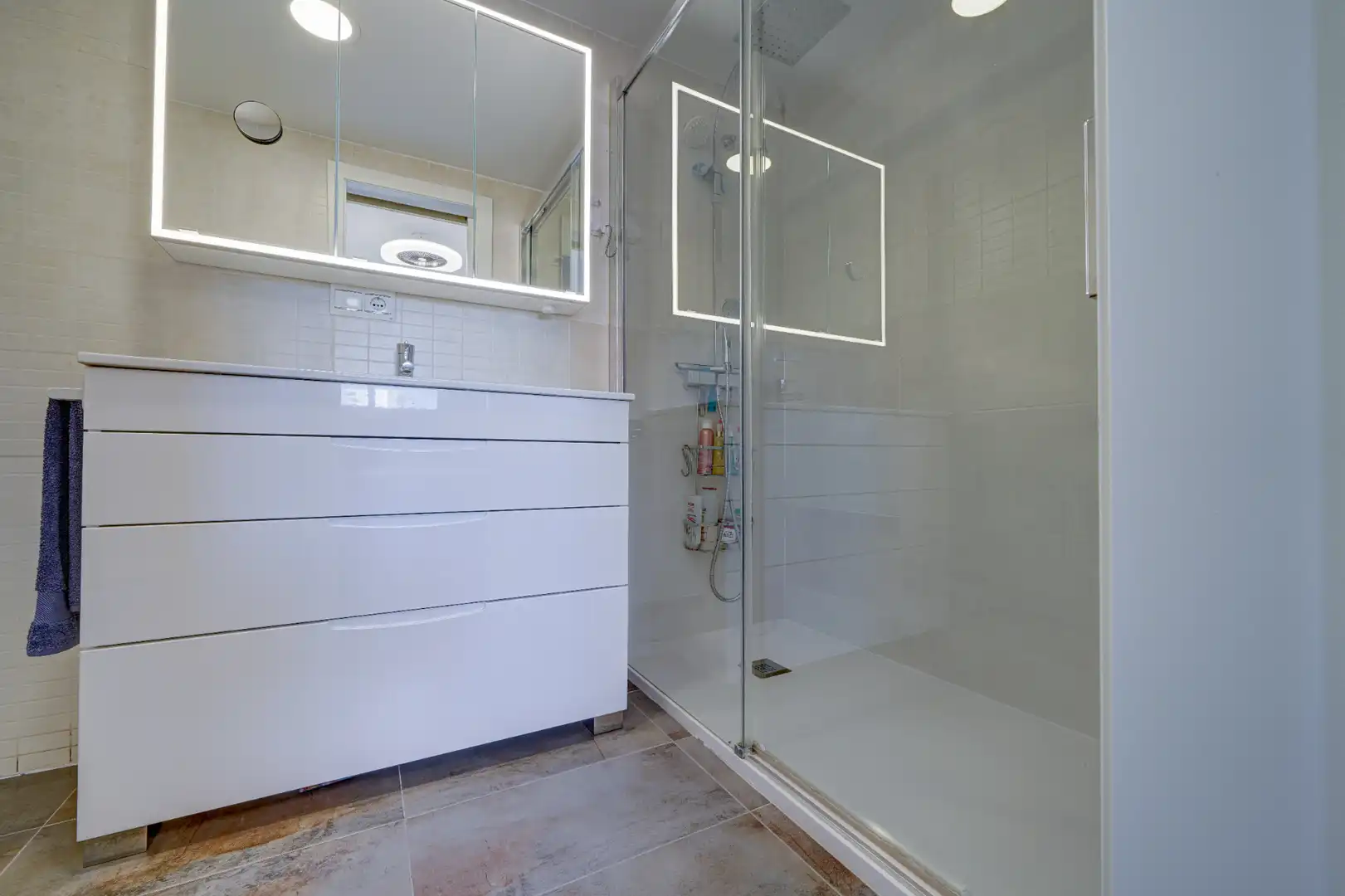 Badezimmer von Dachboden zum Verkauf in La Pobla de Farnals mit Klimaanlage, Heizung und Terrasse