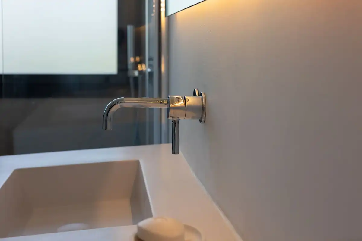 Badezimmer von Haus oder Chalet zum Verkauf in Marbella mit Klimaanlage, Privatgarten und Terrasse