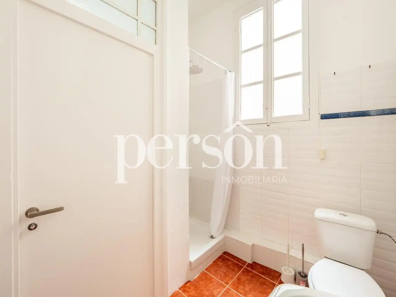 Baño de Piso de alquiler en Valencia con Aire acondicionado, Calefacción y Amueblado