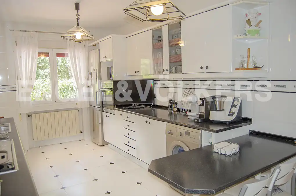 Kitchen of Houses for sale in El Escorial  with Heating, Private garden and Terrace