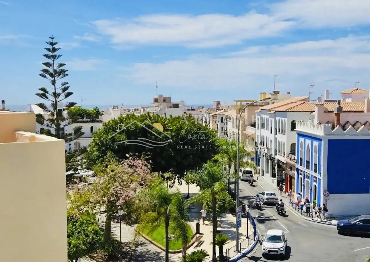 Vista exterior de Apartamento en venta en Nerja con Terraza y Horno