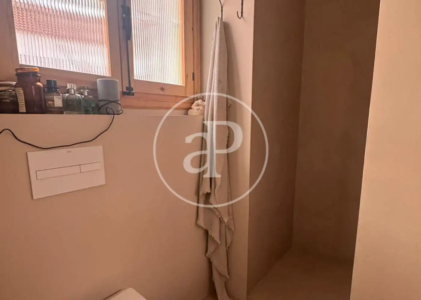 Bathroom of Flat for sale in Barcelona  with Air Conditioner, Heating and Private garden