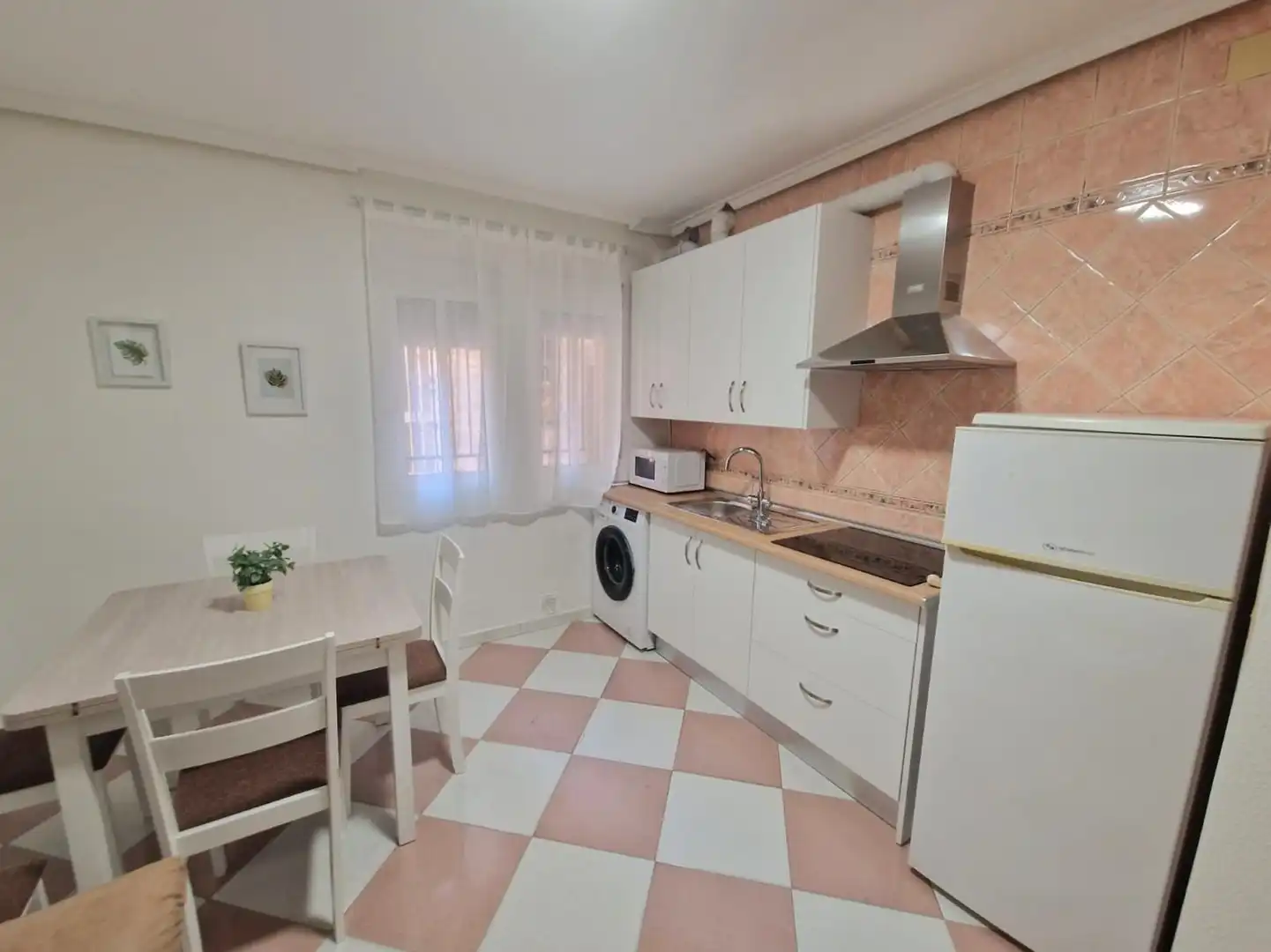 Cocina de Planta baja de alquiler en Plasencia con Amueblado
