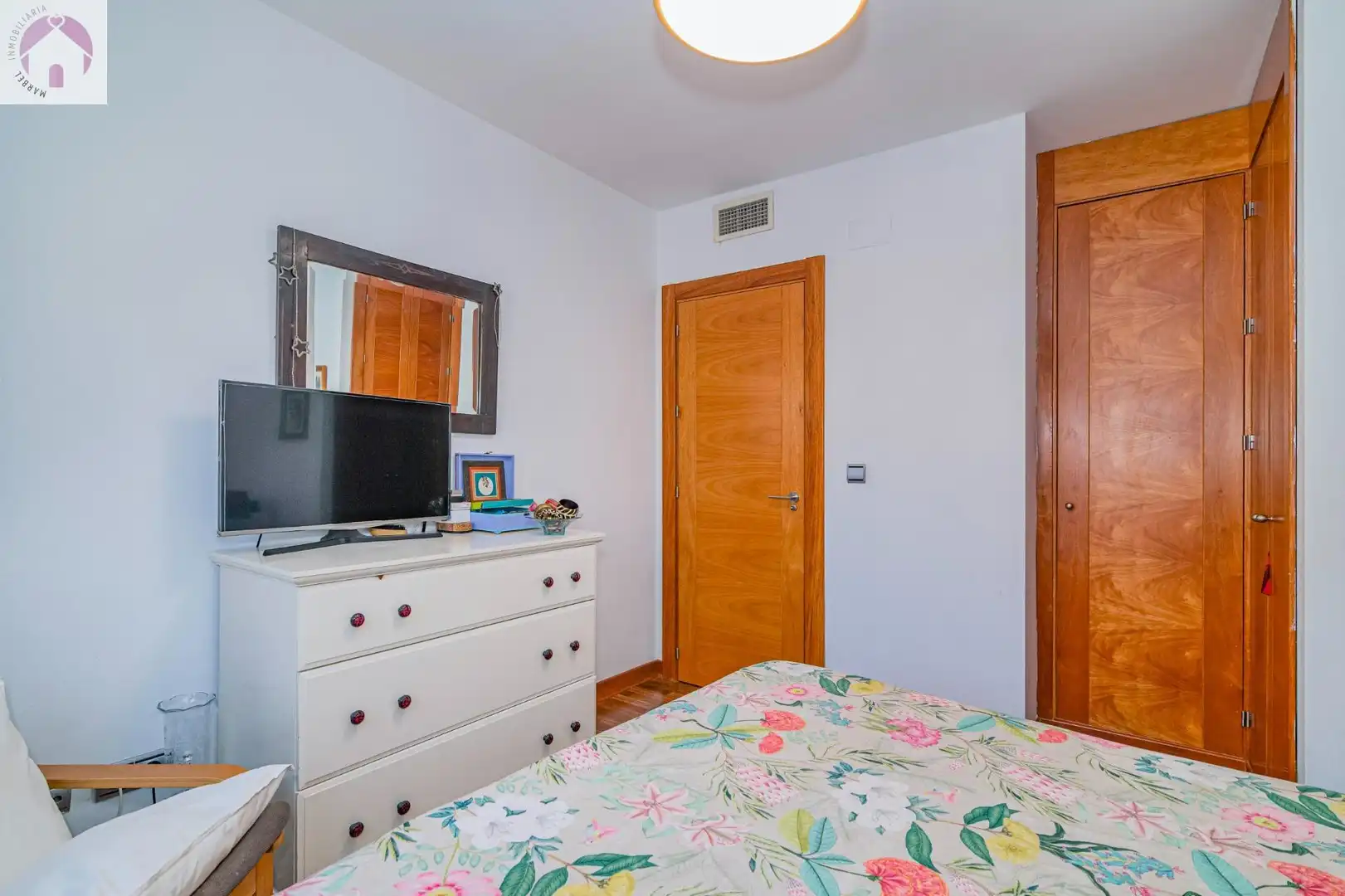 Bedroom of Flat for sale in Granada  with Air Conditioner, Heating and Terrace