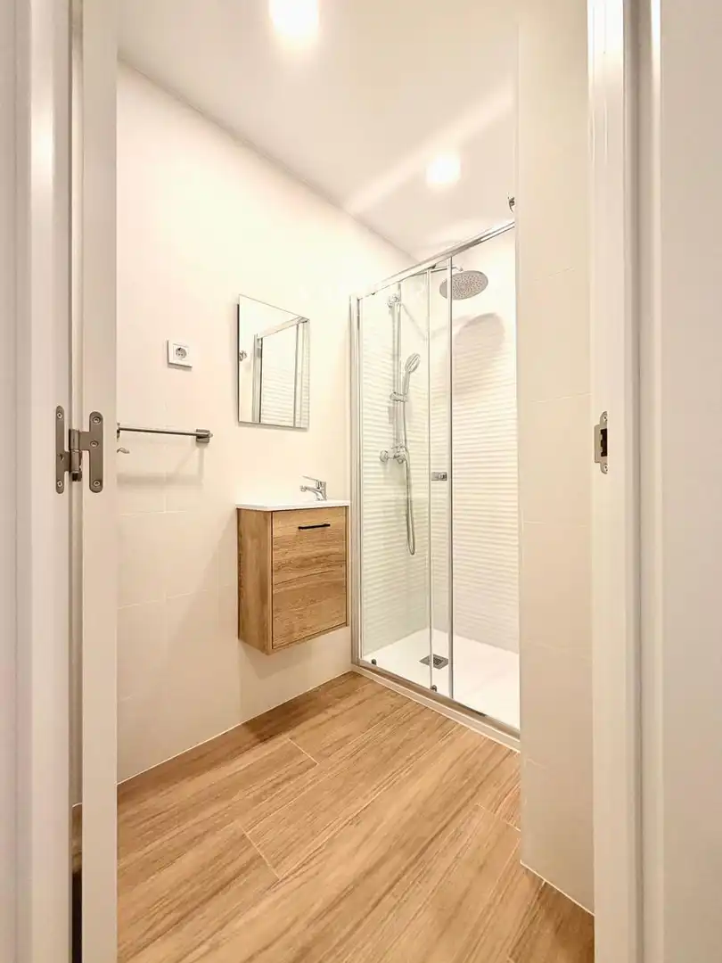 Bathroom of Flat for rent in Madrid  with Terrace