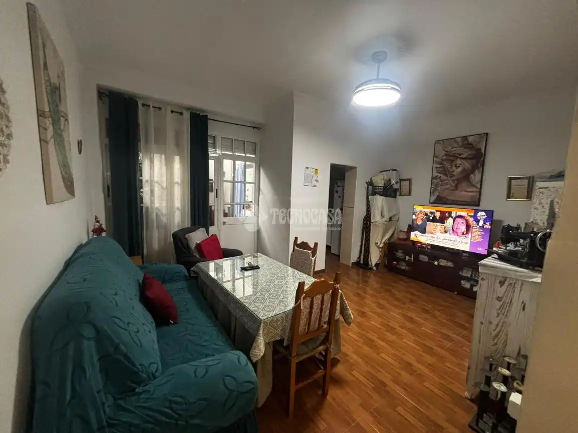 Casa aparellada amb terrassa en venda a Los Palacios y Villafranca, imagen 10