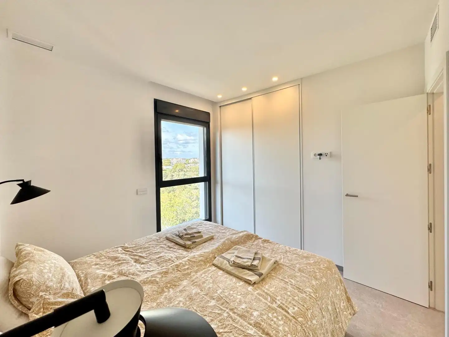 Habitación de Apartamento en venta en San Miguel de Salinas con Calefacción, Piscina y Amueblado