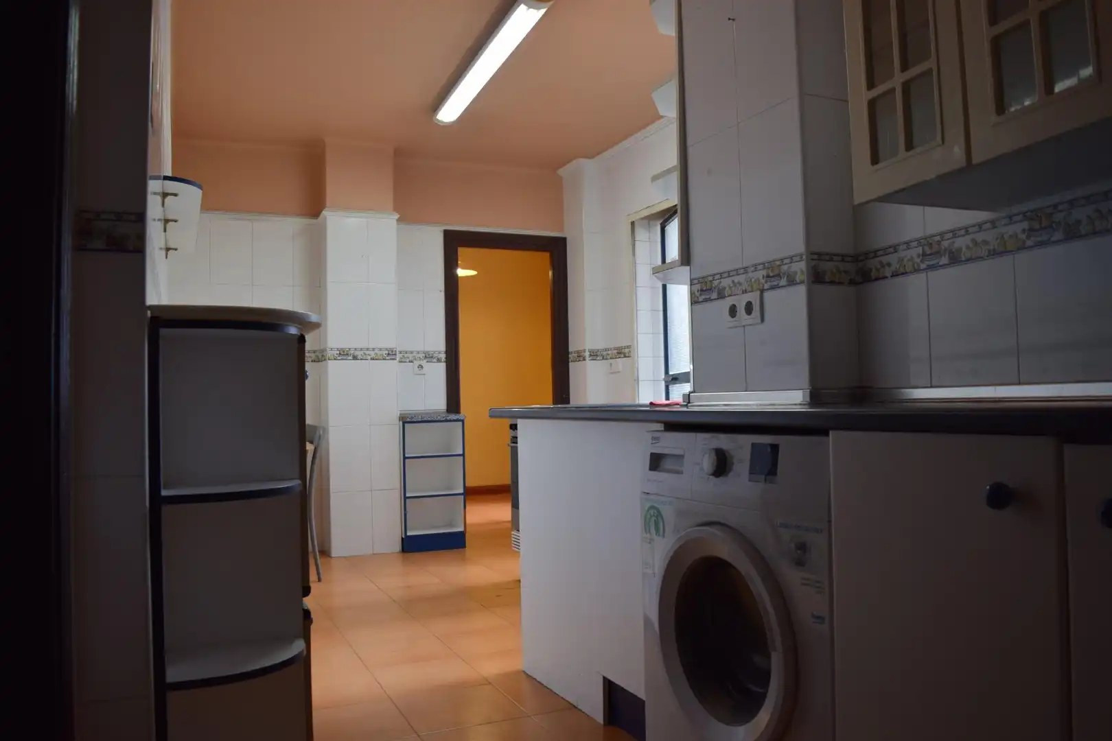 Cuina de Pis en venda en Oviedo  amb Calefacció, Parquet i Traster