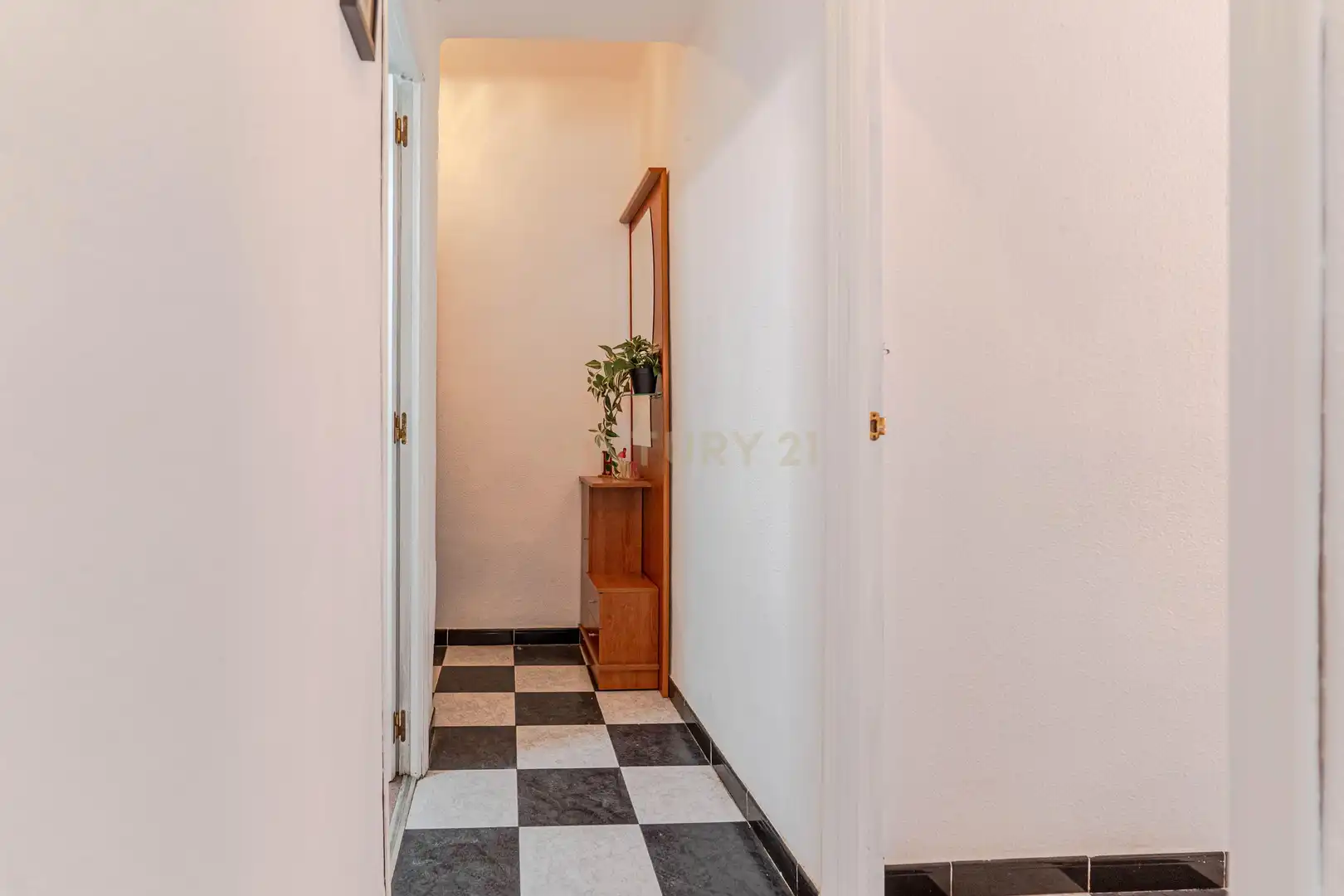 Flat for sale in Granada  with Air Conditioner and Balcony