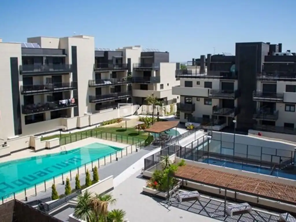 Exterior view of Flat for rent in Pinto  with Air Conditioner, Heating and Private garden