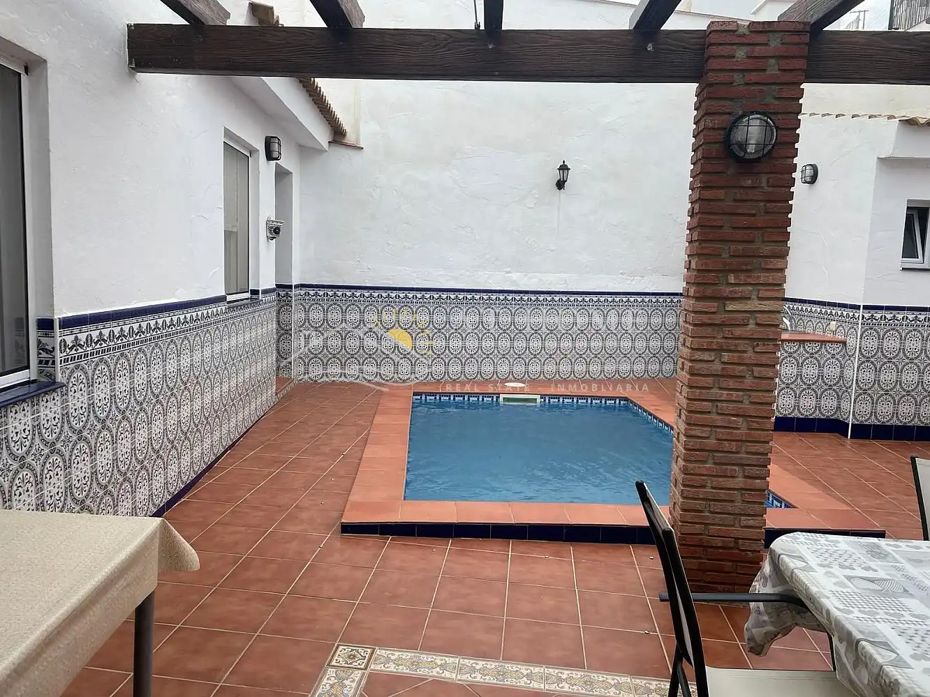 Swimming pool of Houses for sale in Nerja  with Terrace and Microwave