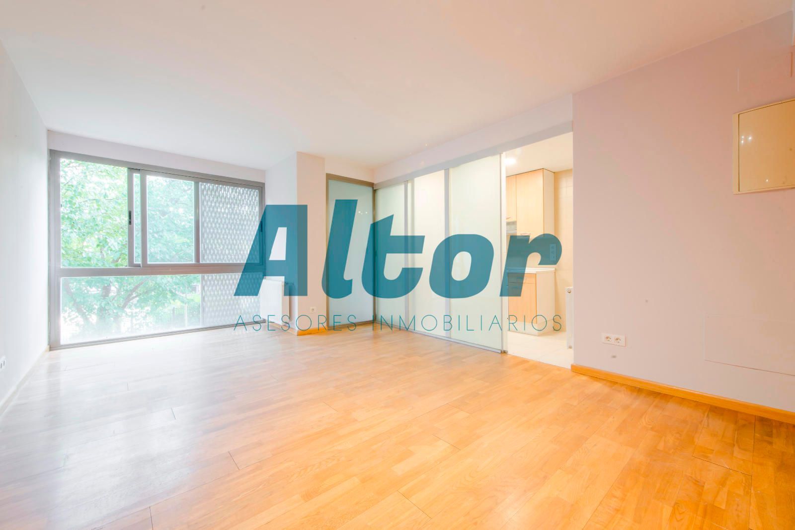Bedroom of Flat for sale in  Madrid Capital  with Heating, Storage room and Swimming Pool