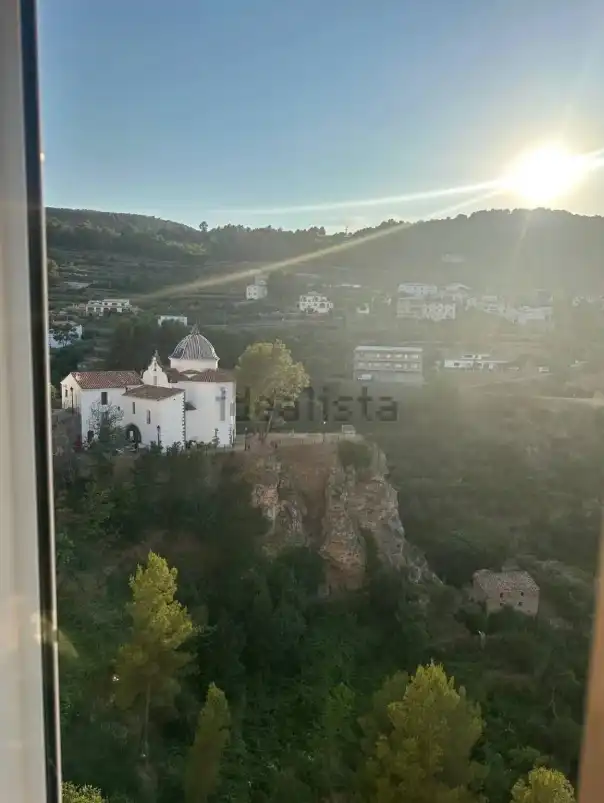 Vista exterior de Pis en venda en Llucena / Lucena del Cid amb Terrassa, Balcó i Internet