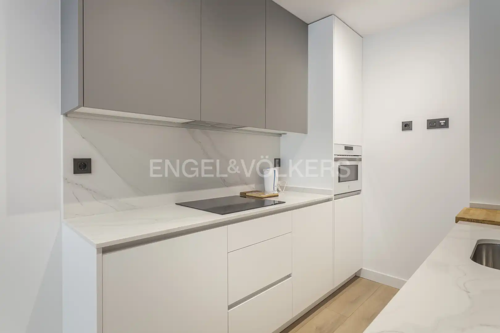 Cocina de Piso de alquiler en Madrid con Aire acondicionado, Calefacción y Jardín privado