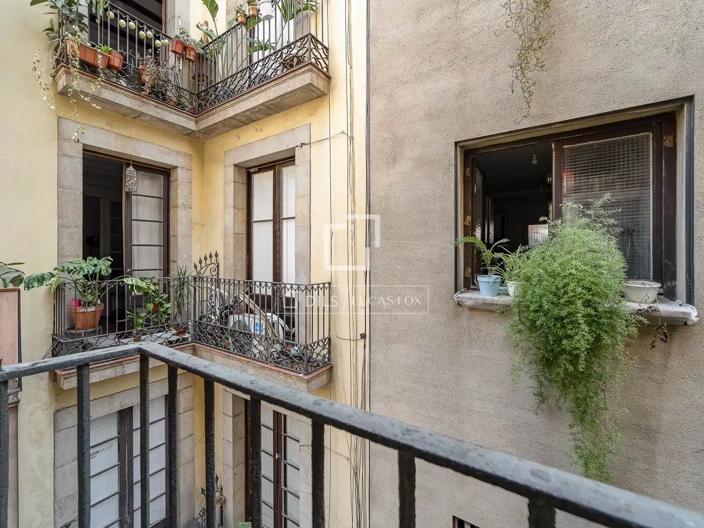 Appartamento con terrazza in vendita a Ciutat Vella, imagen 6