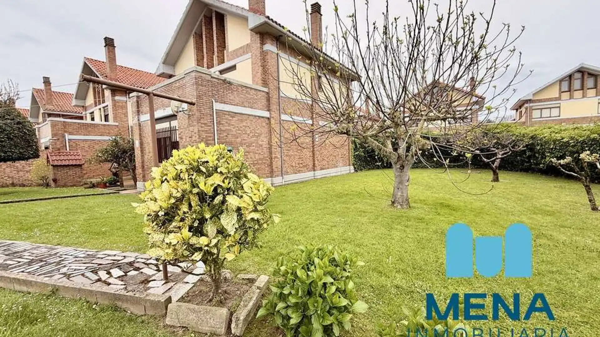 Exterior view of Houses for sale in Santa Cruz de Bezana  with Heating, Private garden and Terrace