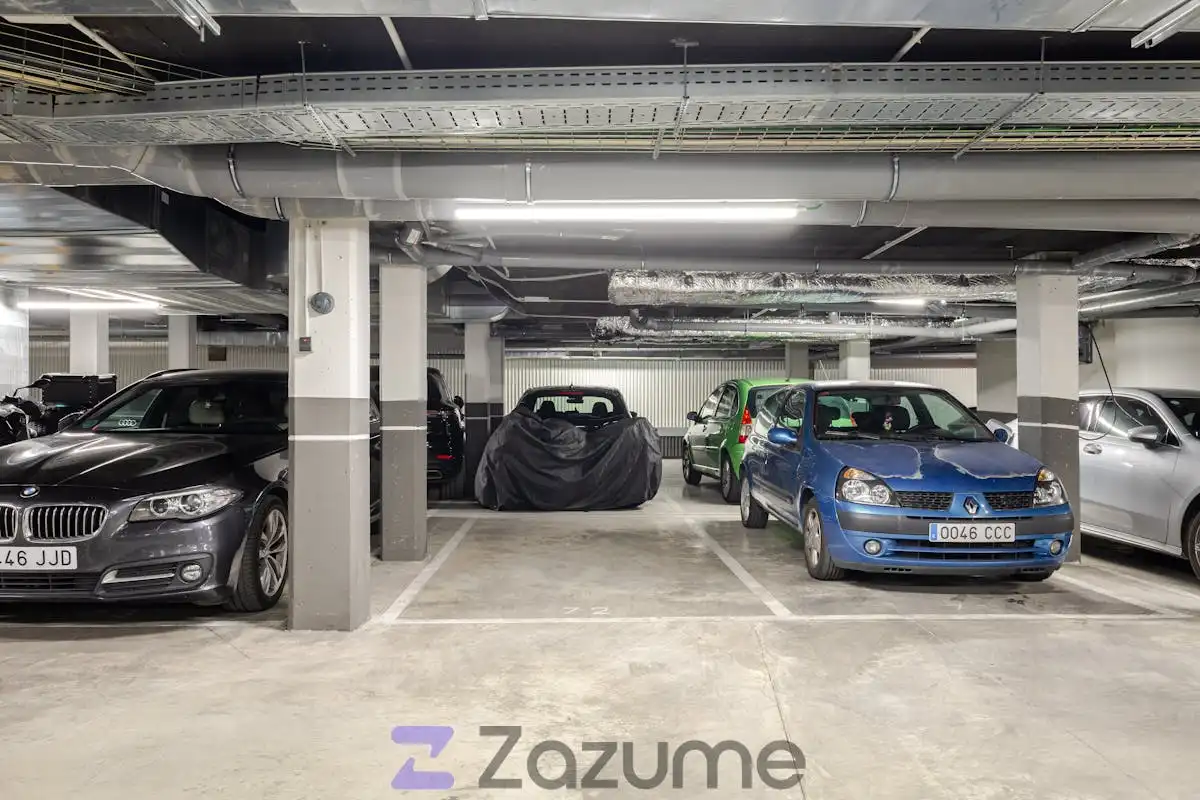 Parking of Flat for rent in Valdemoro  with Air Conditioner, Heating and Parquet flooring