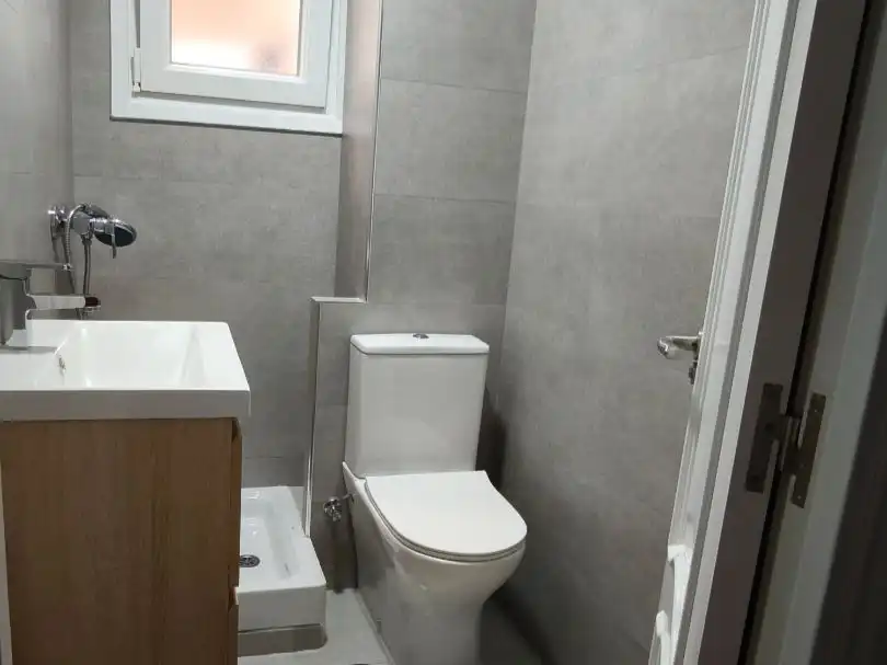 Bany de Pis en venda en Madrid amb Aire condicionat, Jardí privat i Parquet