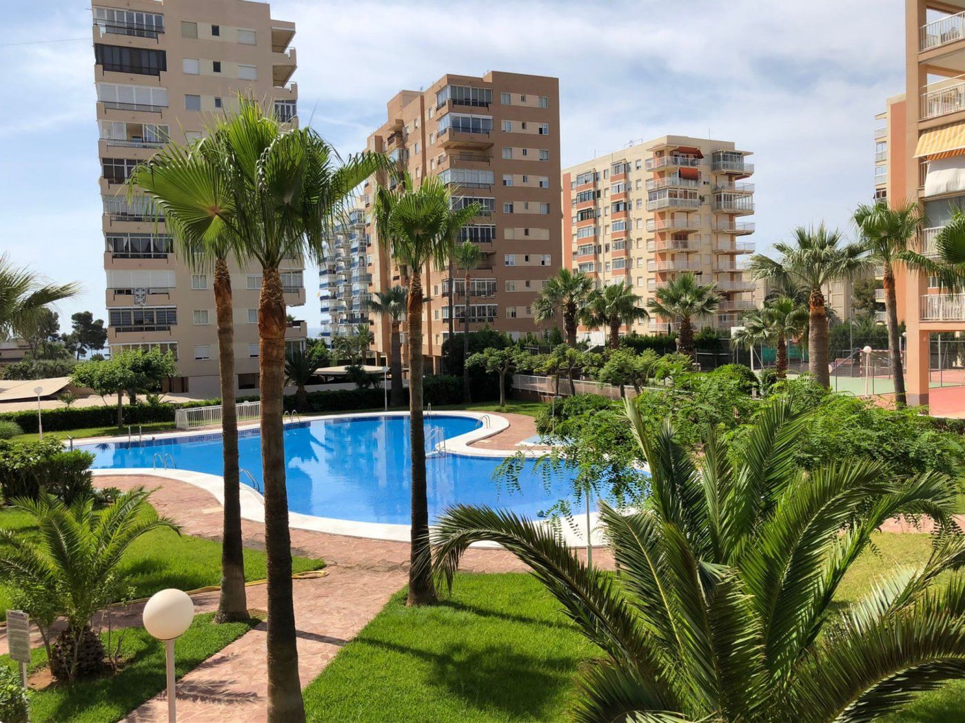 Piscina de Apartamento de alquiler en Benicasim / Benicàssim con Jardín privado, Parquet y Terraza