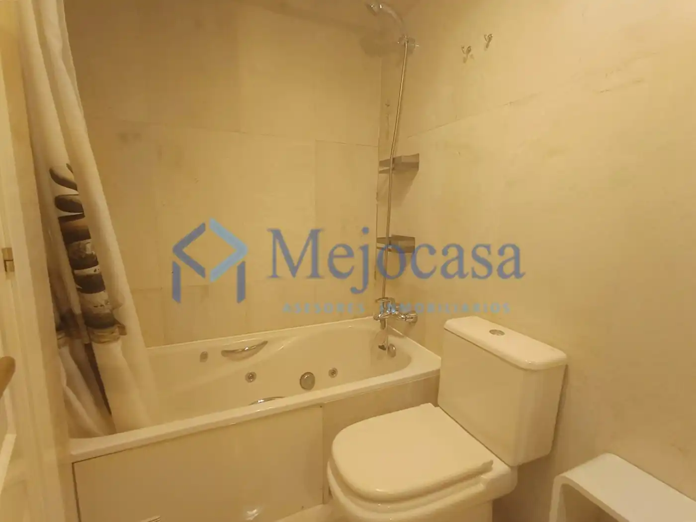 Baño de Piso en venta en Madrid con Aire acondicionado, Calefacción y Terraza
