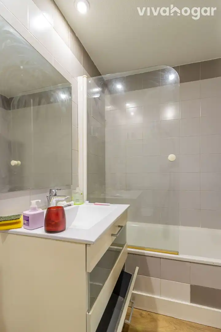 Bathroom of Flat for sale in Madrid  with Balcony