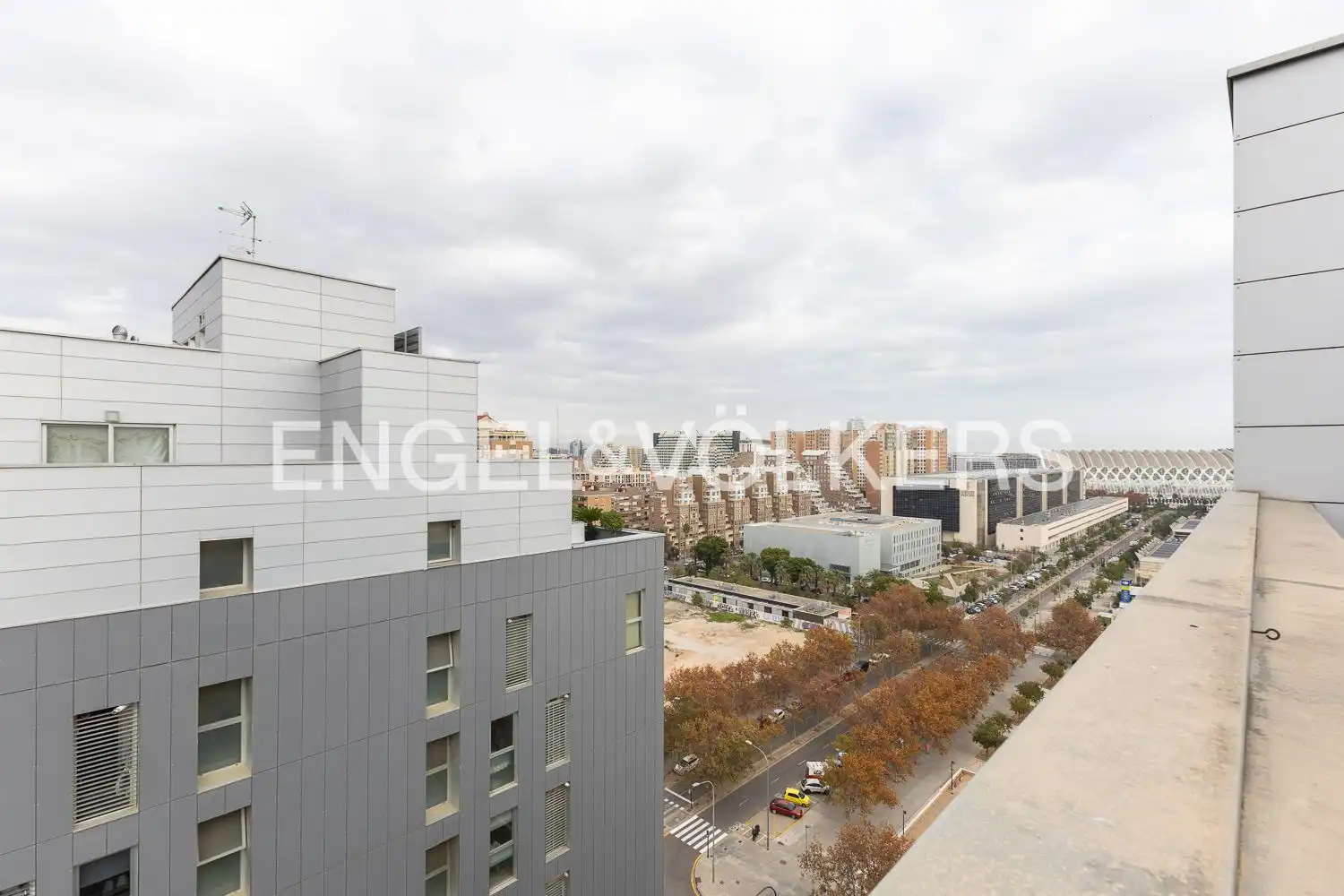 Vista exterior de Dúplex en venda en Valencia amb Aire condicionat, Calefacció i Jardí privat