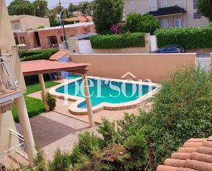 Swimming pool of Single-family semi-detached for sale in L'Eliana  with Air Conditioner, Terrace and Balcony